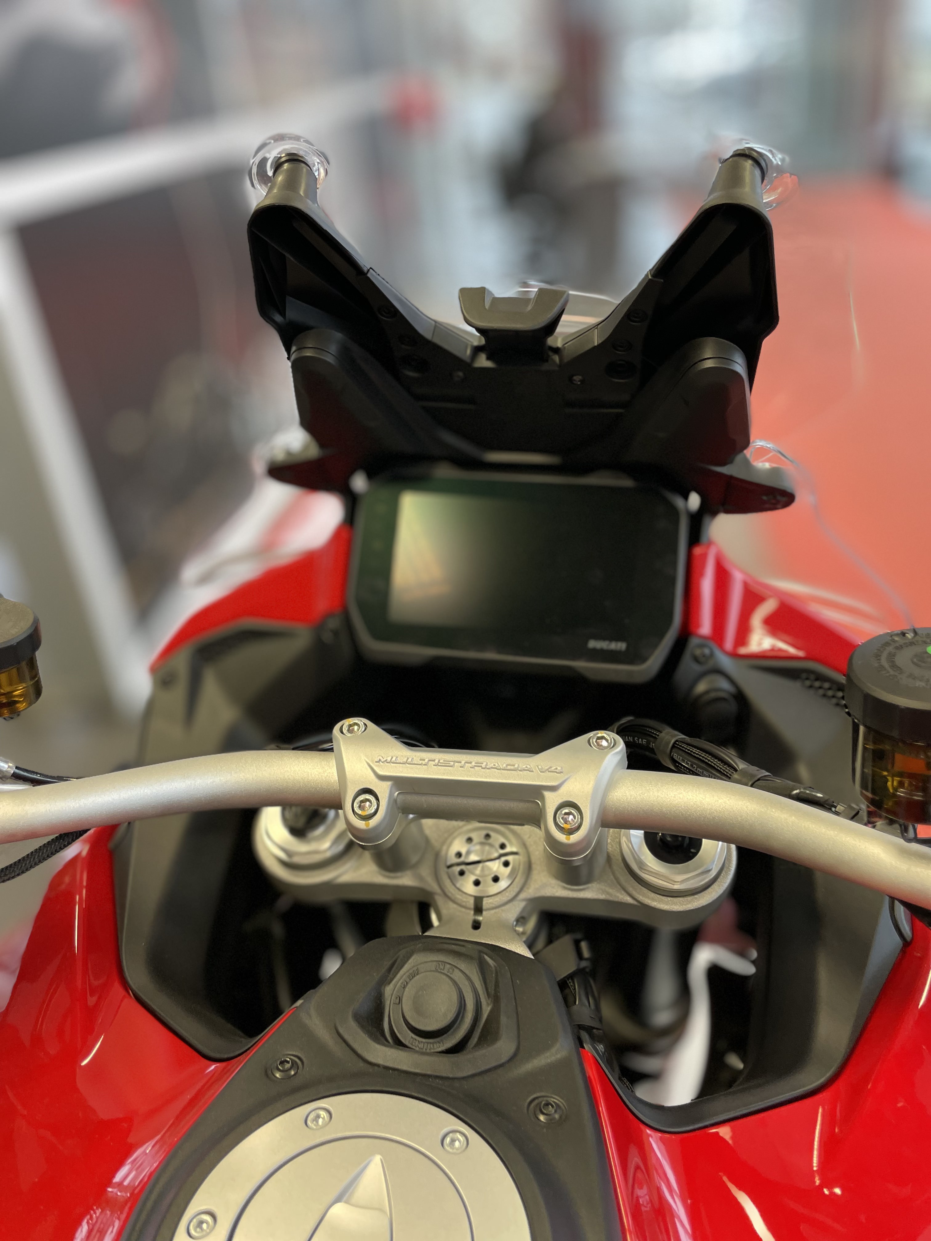 Аренда мотоцикла Ducati Multistrada V4 S