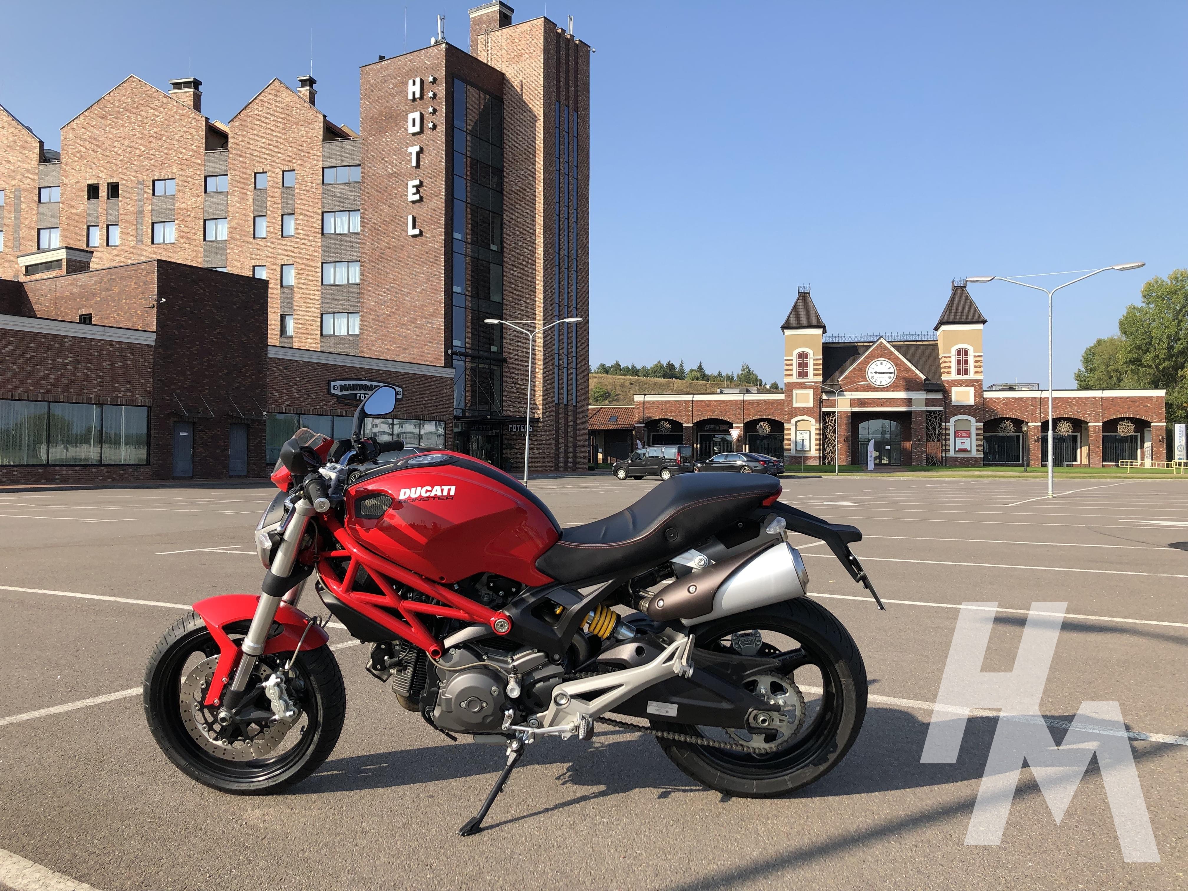 Аренда мотоцикла Ducati Monster 696