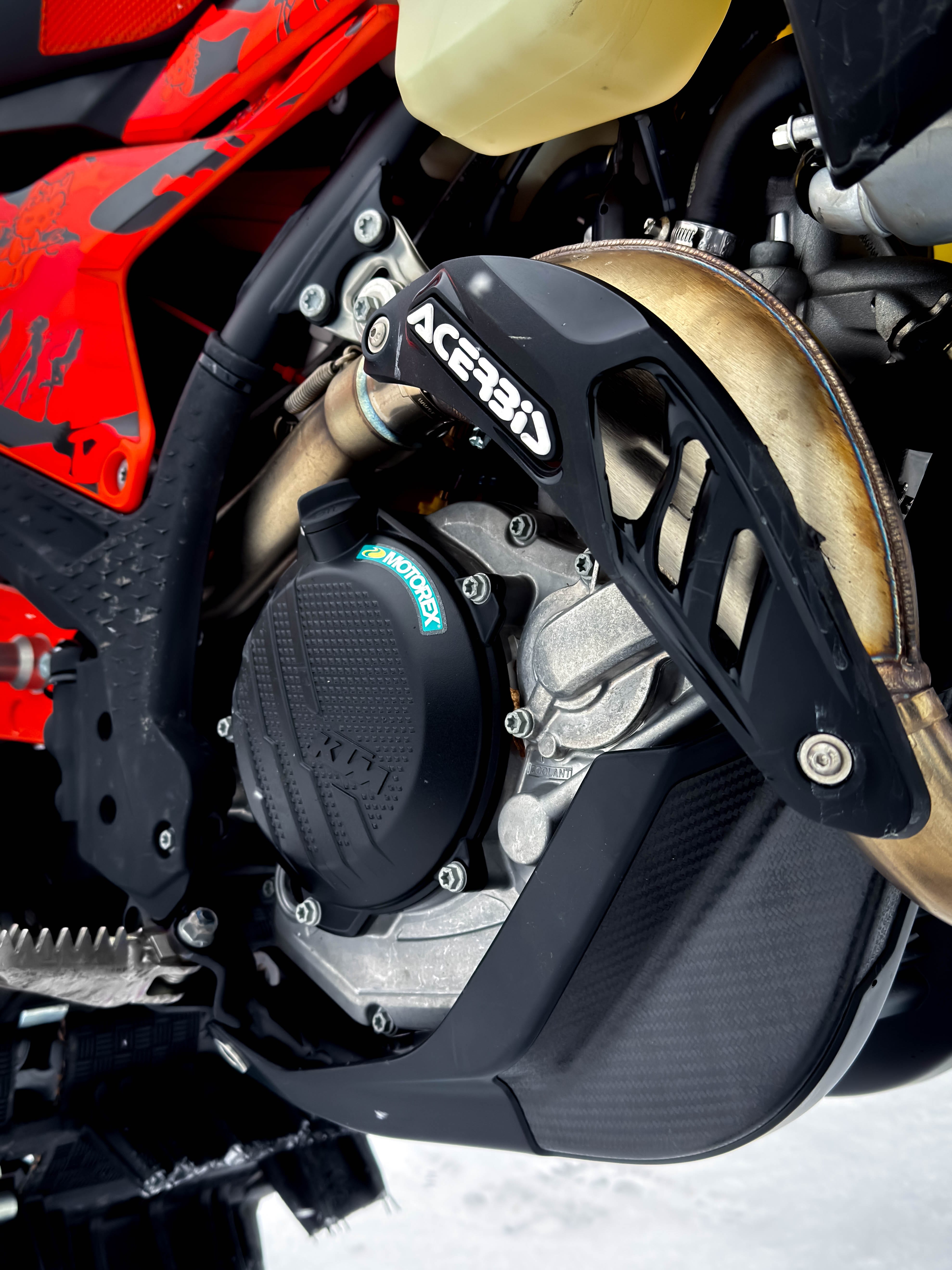 Прокат снігових велосипедів KTM поблизу гірськолижного курорту