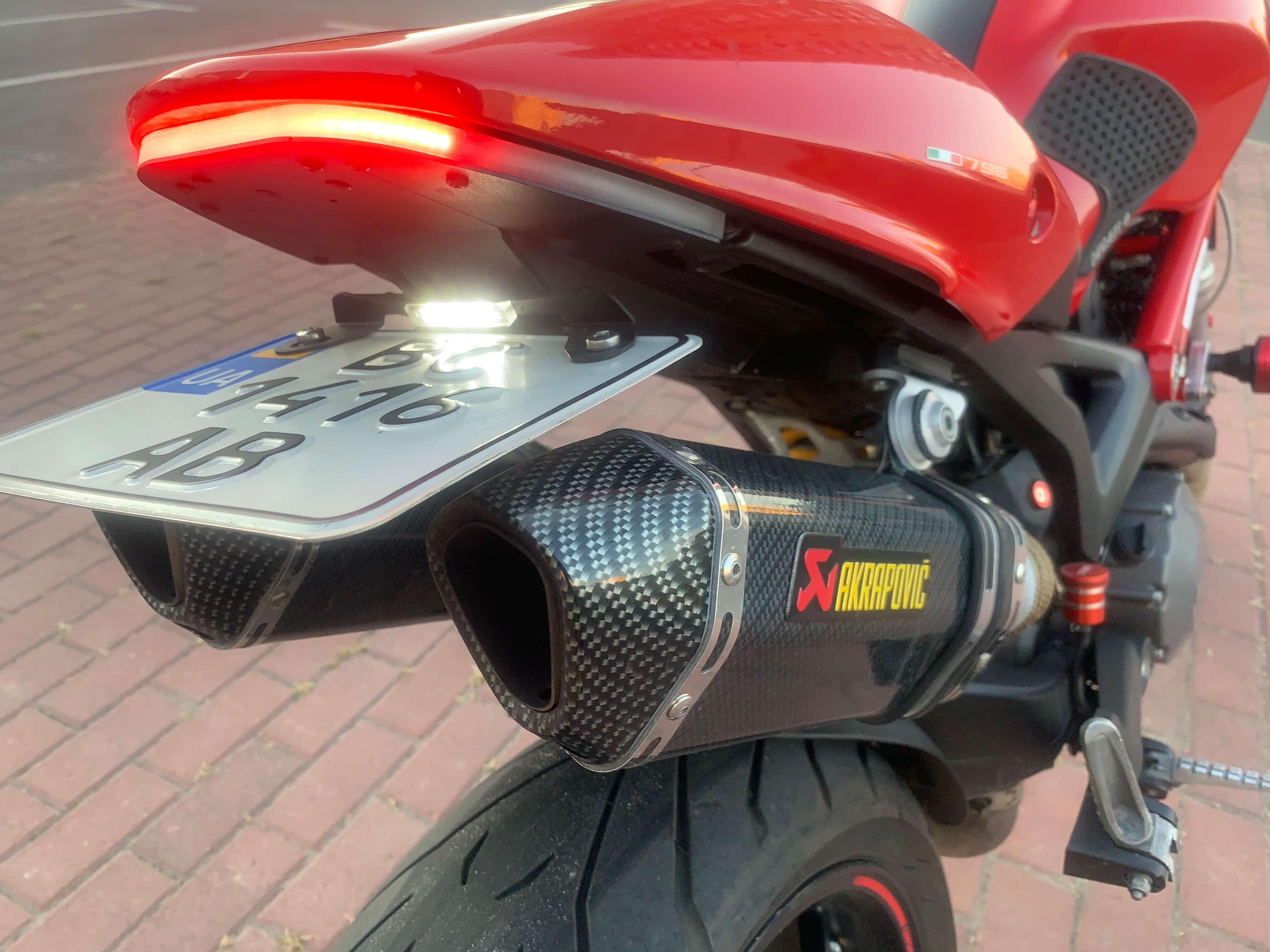 Аренда мотоцикла Ducati Monster 796
